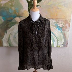 Derek Lam animal print tie neck blouse size 4 100% viscose